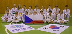Hromadná fotografie skupiny B